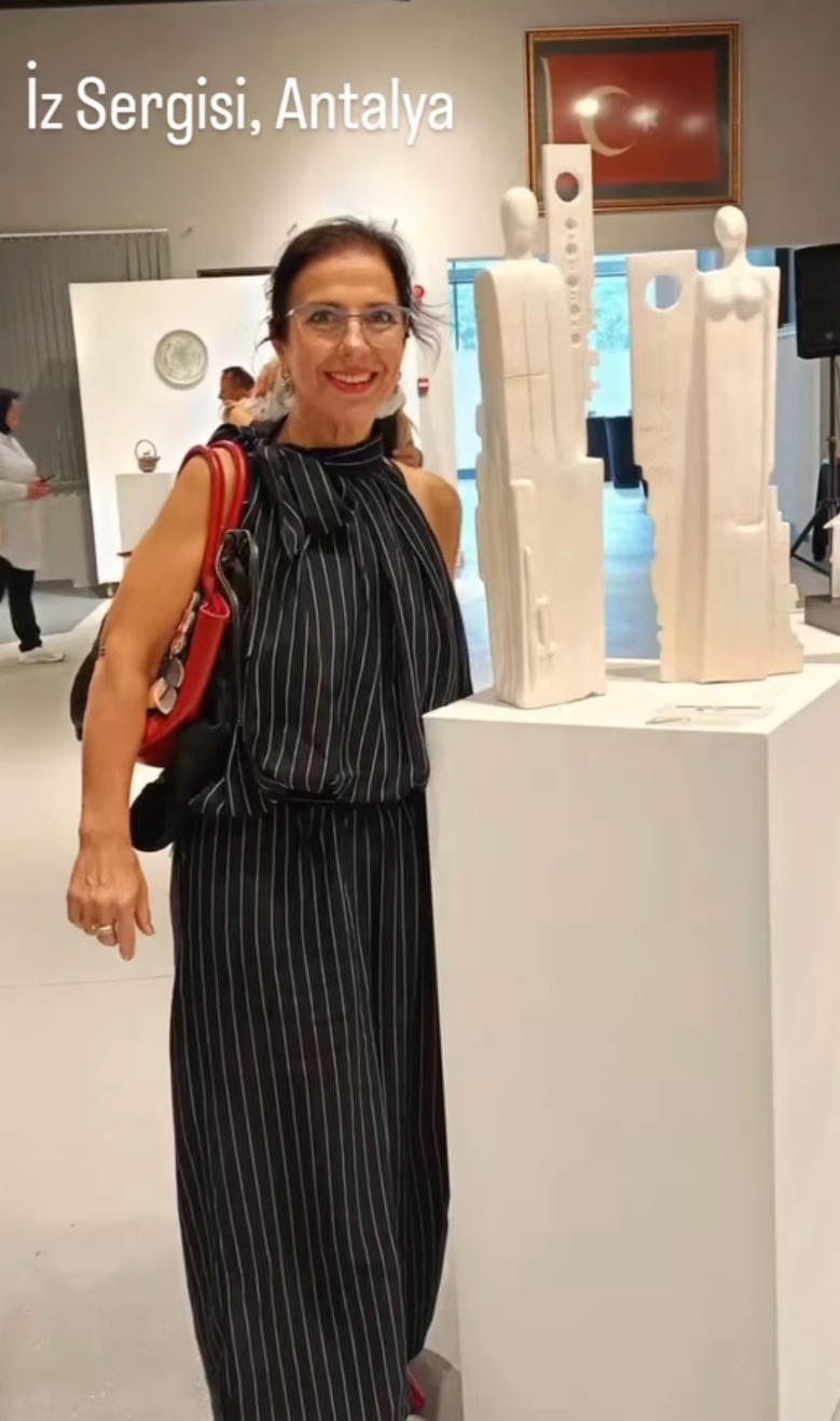 Öğr. Gör. Senanur Gündoğdu Dodevski “İZ/TRACE” Davetli Çağdaş Seramik Sergisi’nde